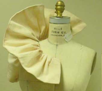 fashion-draping-ruffle-collar